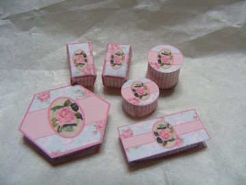 VINTAGE ROSE TOILETRY BOXES KIT